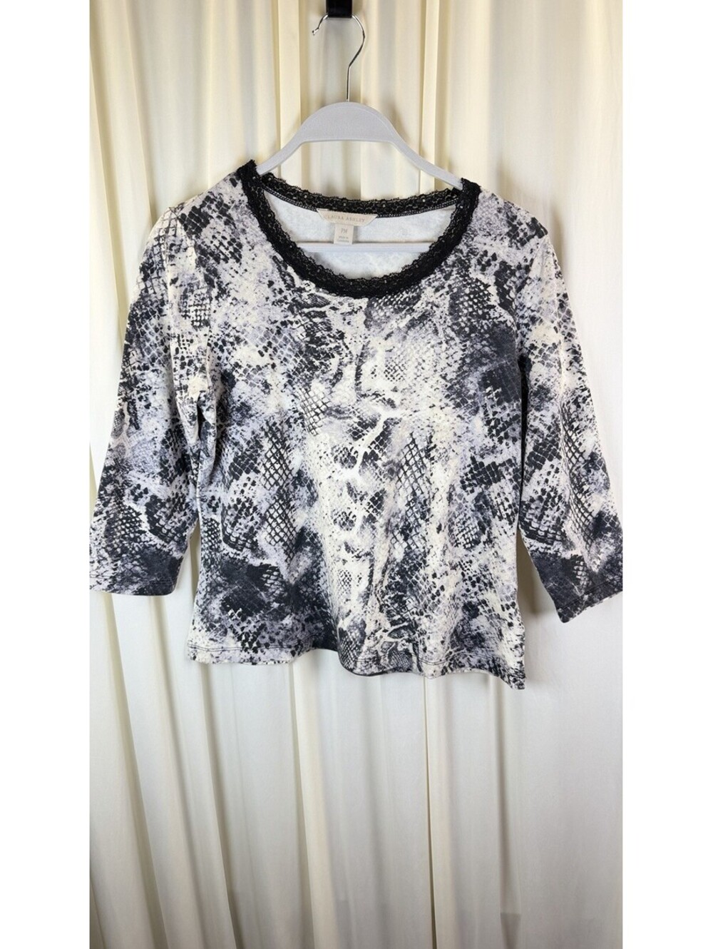 Vintage Y2K Laura Ashley 3/4 Sleeve Snakeskin Top Sz PM Stretch Lace Fairy